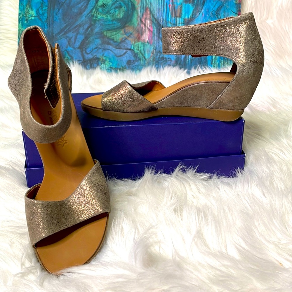 {Paul Green Munchen} Velcro Strap Sparkle Wedges 🪩